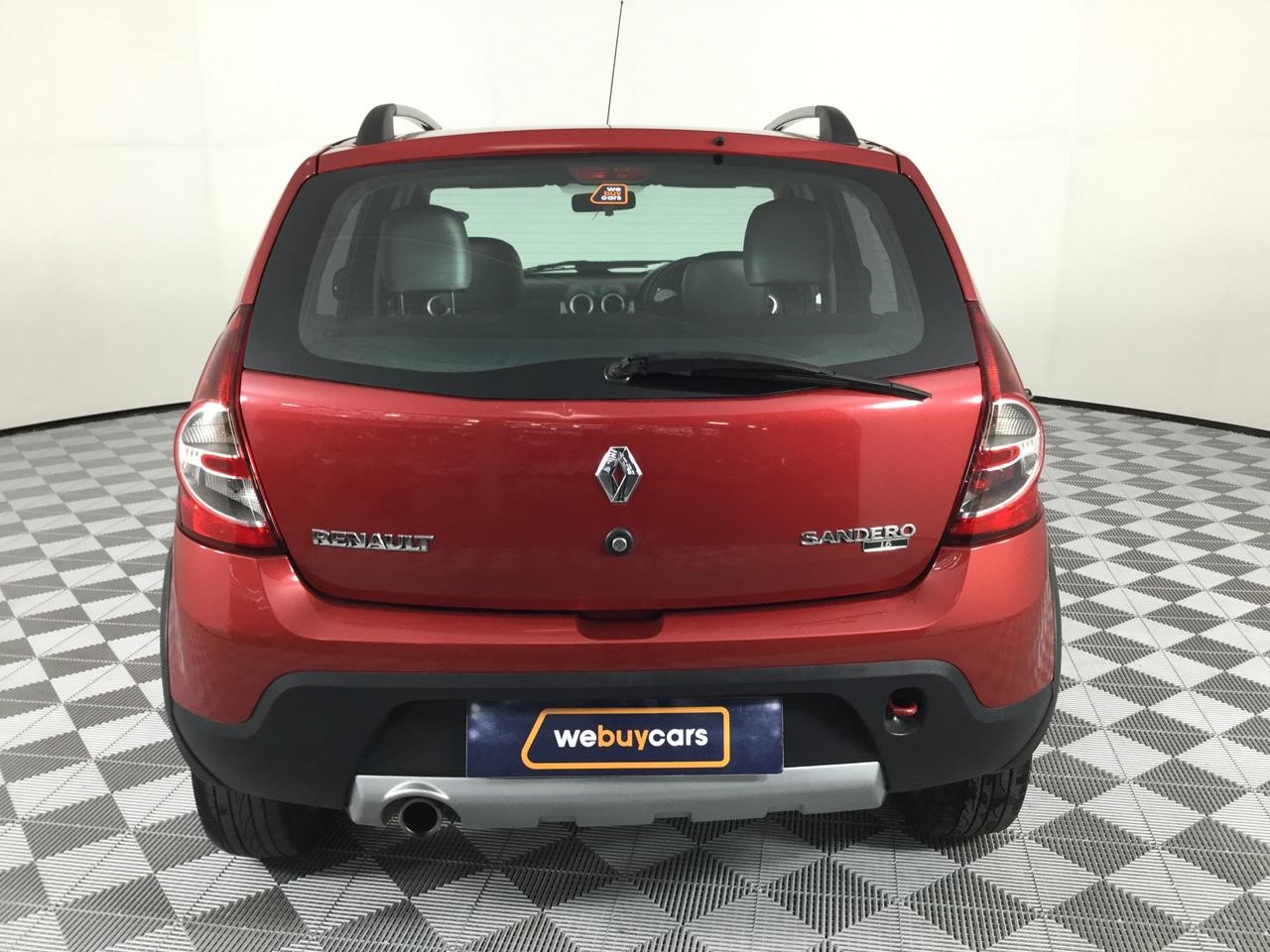 Renault sandero 2013 год